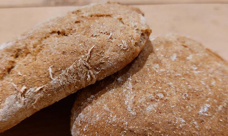 Wholemeal rye rolls